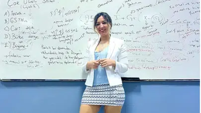 Mini etekle ders anlatan öğretmen kim? Fidan Atalay sosyal medyayı yine salladı