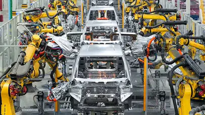 Türkiye'de de satışı devam eden Alman otomobil devi üretimi durdurdu