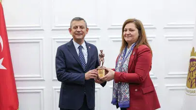 Özgür Özel’den Burcu Köksal açıklaması: “Kocanı boşa ama partine bunu yapma dedim”