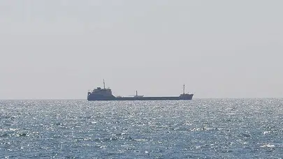 Ege Denizi’nde 8 Türk mürettebatın bulunduğu kargo gemisi battı
