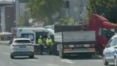 Silivri'de kontrolden çıkan TIR bariyerlere saplandı: Sürücü hayatını kaybetti