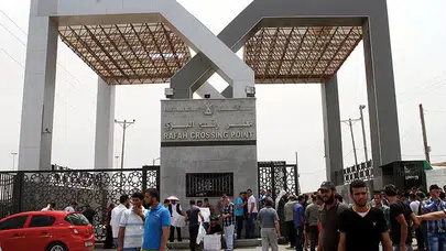 Refah Sınır Kapısı üzerinden Gazze’ye dönen Filistinliler ailelerine kavuştu