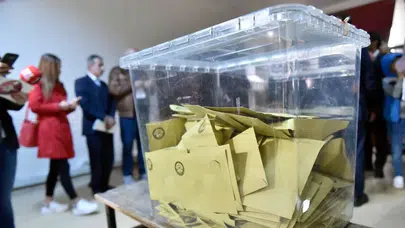 SONAR anketinde dengeler değişti, zirvedeki parti dikkat çekti