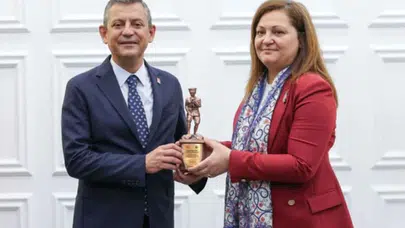 AK Parti'ye geçen Burcu Köksal'dan CHP lideri Özgür Özel'e olay sözler