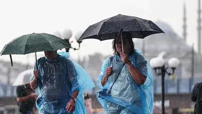 AKOM’dan İstanbul’a uyarı: Gökyüzü griye bürünecek, sağanak günlerce sürecek