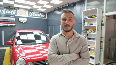 Sel mağduru sürücülere ücretsiz araç temizliği yaptı