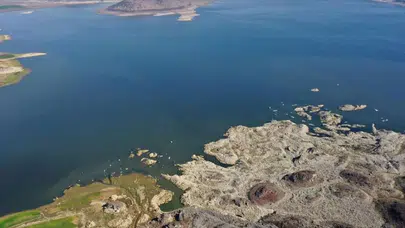 Demirköprü Barajı’ndan Marmara Gölü’ne su takviyesi başladı