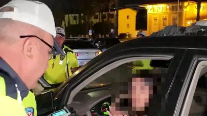 Adana'da polisin üzerine araç sürdüğü iddia edilen yabancı uyruklu sürücü tutuklandı