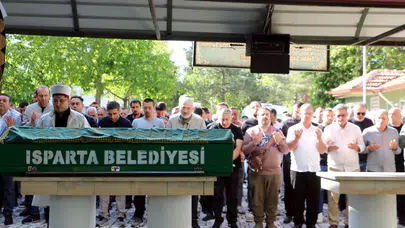 Zincirleme kazada yaşamını yitiren profesör son yolculuğuna uğurlandı