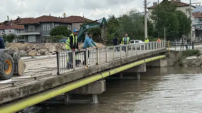 Tokat’ta taşkın alarmı: Su yükseldi, köprüler söküldü