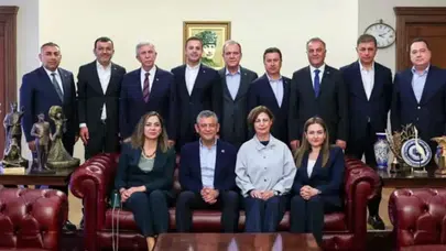 CHP’li büyükşehir belediye başkanlarından Özgür Özel’e destek mesajı