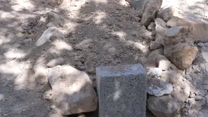 İsrail askerlerinden Filistinli aileye mezar baskısı