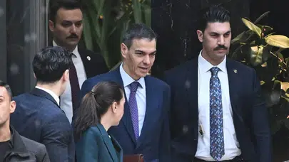 Uçaktaki arıza sonrası Ankara’da kalan Sanchez yeniden yola çıktı
