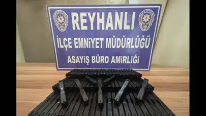 Hatay'da otomobilde 80 tabanca parçası ele geçirildi: Araç sürücüsü tutuklandı