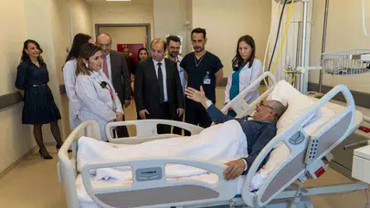Manisa'da beyin pili ameliyatıyla yeniden yürümeye başladı