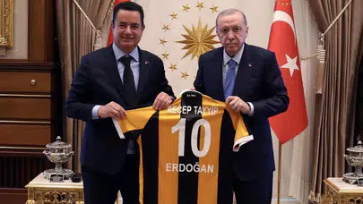 Acun Ilıcalı, Cumhurbaşkanı Erdoğan'a Hull City forması hediye etti