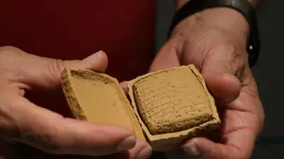 4 bin yıllık kil zarfın sırrı teknolojiyle çözüldü: Mühürlü belge ilk kez okundu