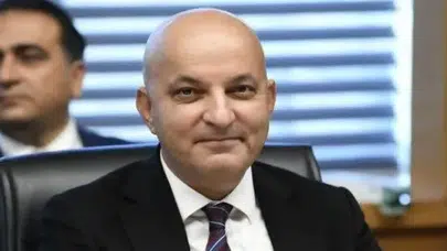 CHP'de yeni dönem: YDK Başkanlığı'na Mahir Polat seçildi