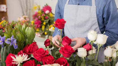 Çiçeğin Vitrine Gelene Kadarki Yolculuğu: Mezat ve Toptan Tedarik
