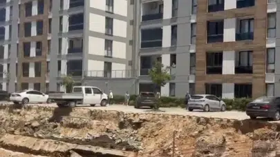 Bursa'da inşaatın yanındaki istinat duvarı çöktü