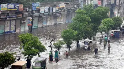 Pakistan’da şiddetli yağış felaketi: 7 ölü, 33 yaralı