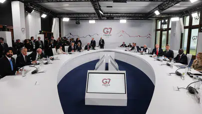 Fransa'daki G7 Zirvesi'nde kanser, ebola ve küresel ortaklıklar için ortak bildiriler kabul edildi