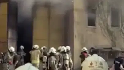 Esenyurt'ta korkutan yangın: İki katlı fabrikada yangın çıktı