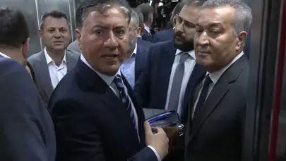 CHP'de olağanüstü kurultay hamlesi! 833 delegenin imzası genel merkeze teslim edildi
