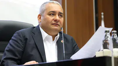CHP'den ayrılan Özarslan'dan yeni MYK üyelerine tebrik çiçeği