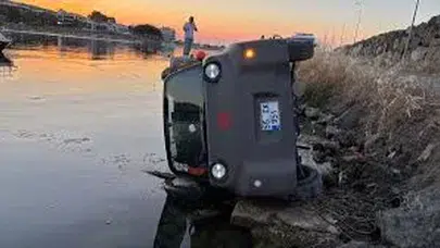 Samsun'da elektrikli araç kayalıklara yuvarlandı: 3 genç kurtuldu