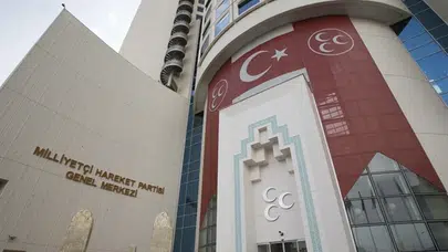 MHP'de iki ilçe başkanı istifa etti