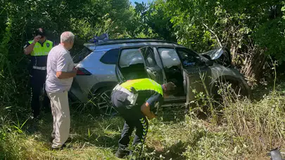 Bursa'da lastiği patlayan cip şarampole yuvarlandı: 3 Yaralı