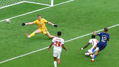 Fransa İngiltere maç özeti ve goller! Dünya Kupası üçüncülük maçında gol yağmuru: İngiltere Fransa'yı 6-4 yendi