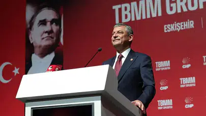 Özgür Özel'den çarpıcı açıklamalar: "Bu millet çaresiz değildir, seçeneksiz değildir."