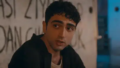 Altı Üstü İstanbul Mert kimdir? Efe Taşdelen kaç yaşında, hangi dizilerde oynadı?