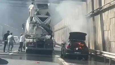 Sarıyer'de seyir halindeki otomobilin bagajından alevler yükseldi