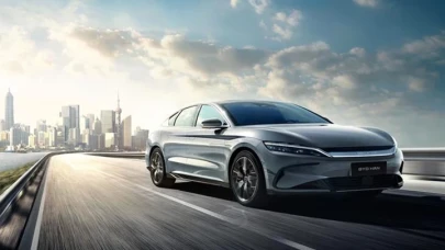 Çinli şirket, Tesla'yı geride bıraktı! Elektrikli araç satışlarında dünya lideri oldu