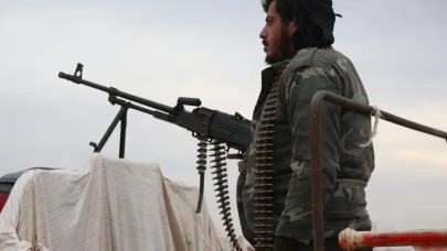 Suriye ordusu Halep'in doğusuna girdi, YPG çekiliyor