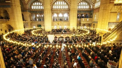 Miraç Kandili Ne Zaman? O Mükemmel Gece Bu Yıl Hangi Güne Denk Geliyor?