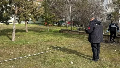 Millet Bahçesi’nde şüpheli ölüm: 53 yaşındaki adam ölü bulundu