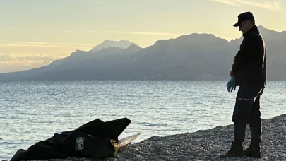 Balık tutarken oltaya takıldı: Konyaaltı sahili’nde erkek cesedi bulundu