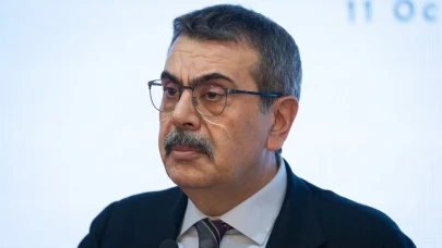 Bakan Tekin'den 'karnelerde Atatürk kaldırıldı' iddialarına sert cevap: 'Atatürk’e saygısızlık etmemiz mümkün değil'