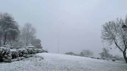 İstanbul’da kar etkisini artırıyor, Orhan Şen’den “dışarı çıkmayın” uyarısı