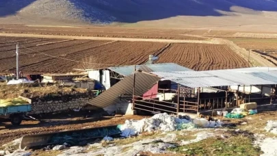 Karaman’da üzerine çatı düşen çiftçi hayatını kaybetti