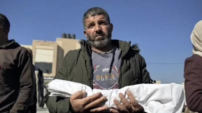 Gazze’de dondurucu soğukta ölümler artıyor: 21’i çocuk 24 Filistinli hayatını kaybetti