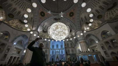 Berat Kandili 2026 Ne Zaman, Hangi Güne Denk Geliyor? İşte Dini Günler Takvimi ve Tüm Detaylar