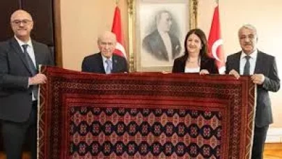 Öcalan'dan Devlet Bahçeli'ye özel dokuma kilim