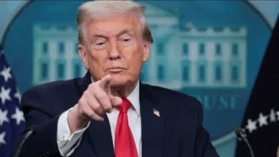 Trump: İran'a giden büyük bir donanmamız var