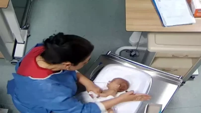 Kahramanmaraş'ta bebek şiddeti iddiasında kamera görüntüleri dosyaya girdi, hemşire hakkında dava açıldı