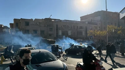 İran’da göstericiler polisle çatıştı: 2 kişi hayatını kaybetti